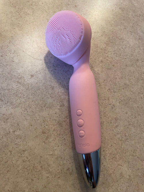 elvet Glow – Dual Action Cleansing & Vibrating Wand
