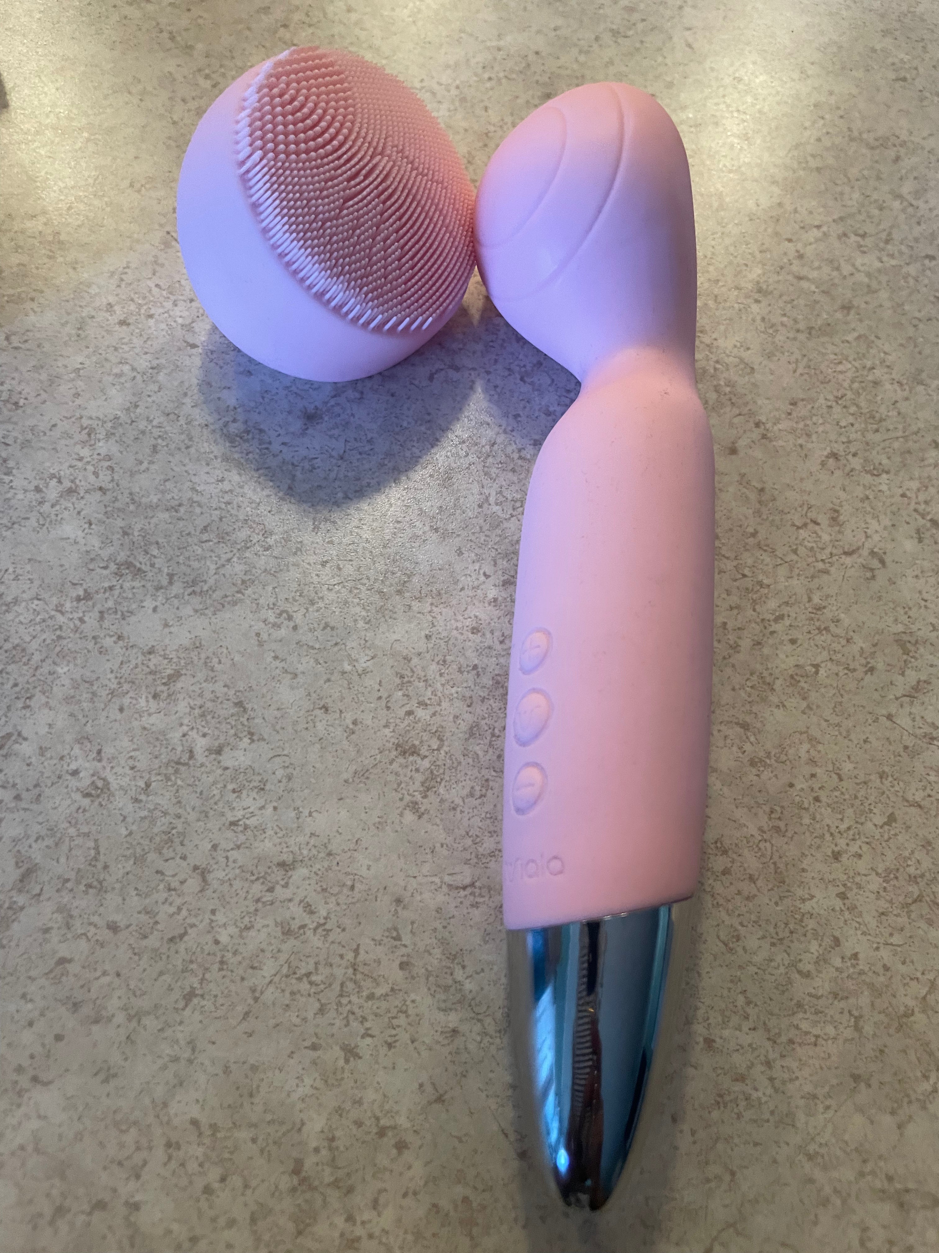 elvet Glow – Dual Action Cleansing & Vibrating Wand